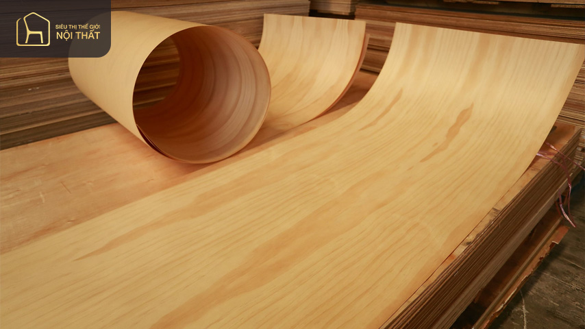 Laminate hay còn gọi là High-pressure laminate (HPL) là một trong những vật liệu có khả năng chịu nước, chống cháy tốt cùng với bề mặt vô cùng trang nhã