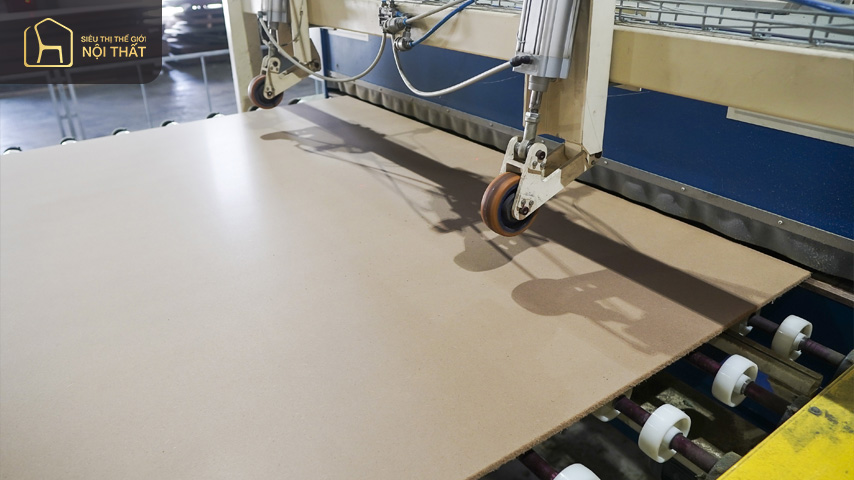 Sản xuất ván MDF chống ẩm có 2 quy trình đó là quy trình ướt và quy trình khô