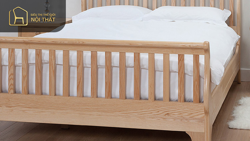 Giường được chế tác từ gỗ tần bì