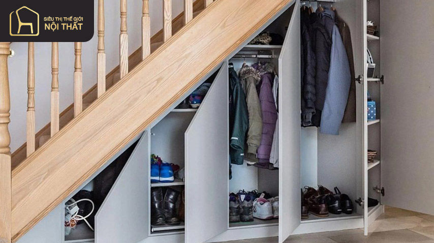 Hình 20: Tủ chân cầu thang độc đáo với tủ giày và tủ quần áo kết hợp